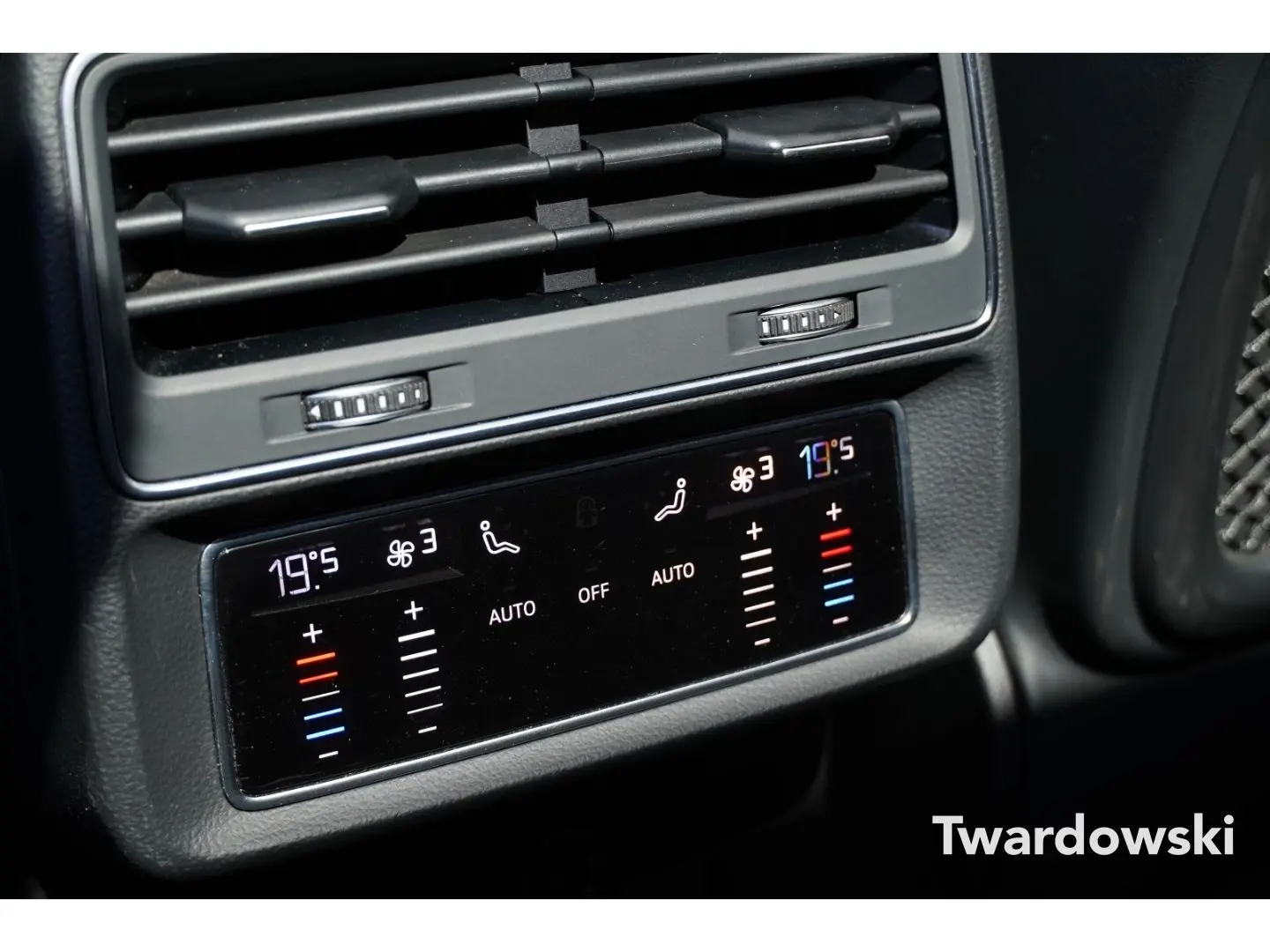 Q7 50 TDI S-Line 3.0 7-Sitzer Matrix PANO 360  B