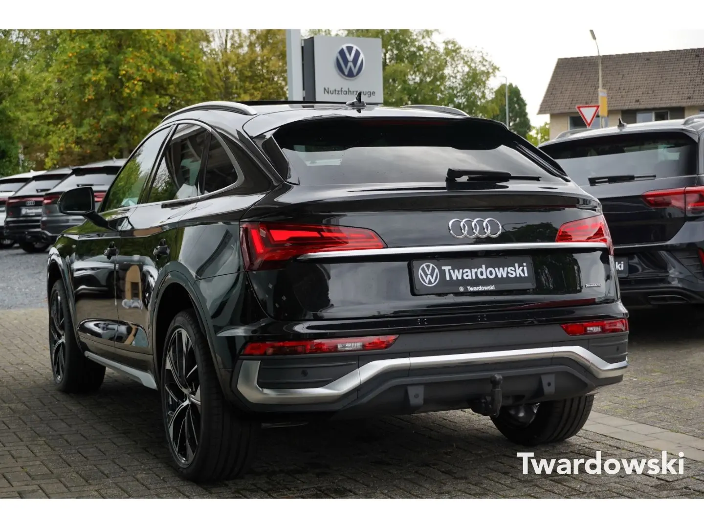 Q5 Sportback S line Pano AHK ACC Kamera Raute So