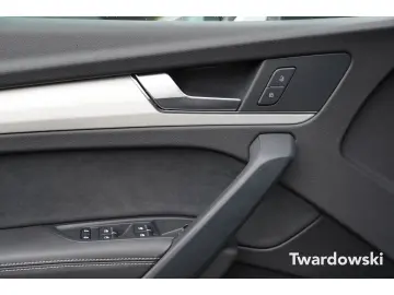 Q5 Sportback S line Pano AHK ACC Kamera Raute So