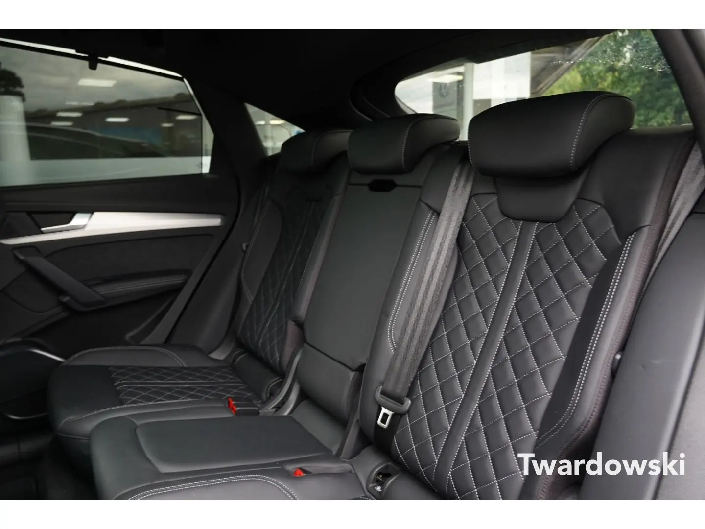 Q5 Sportback S line Pano AHK ACC Kamera Raute So