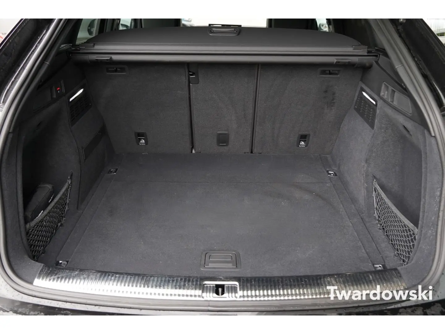 Q5 Sportback S line Pano AHK ACC Kamera Raute So