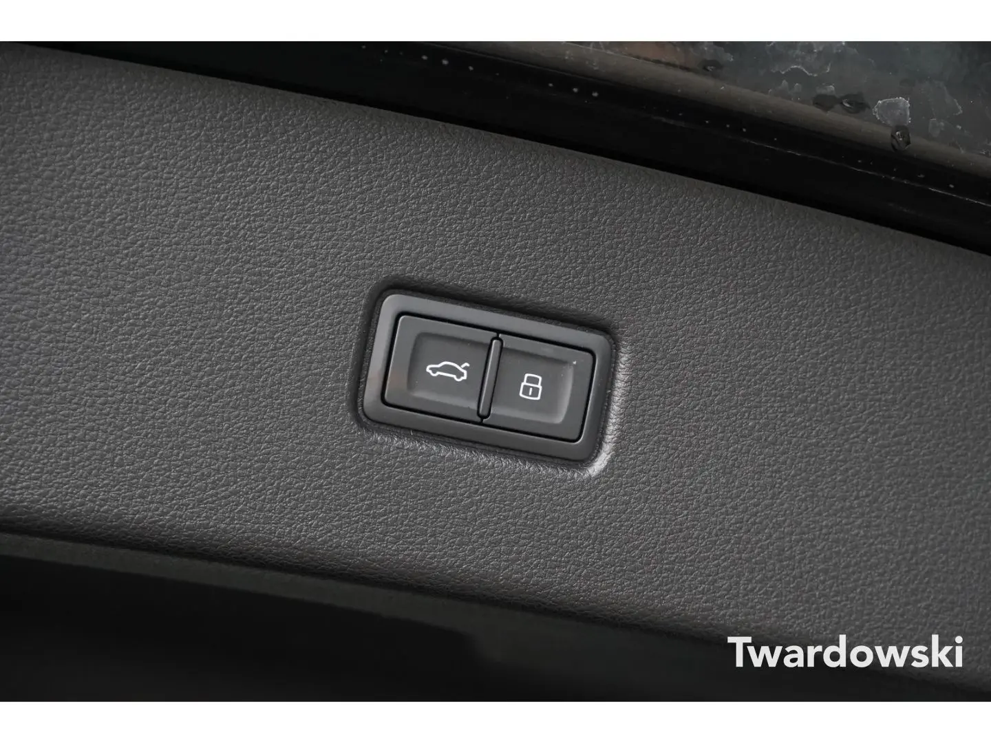 Q5 Sportback S line Pano AHK ACC Kamera Raute So