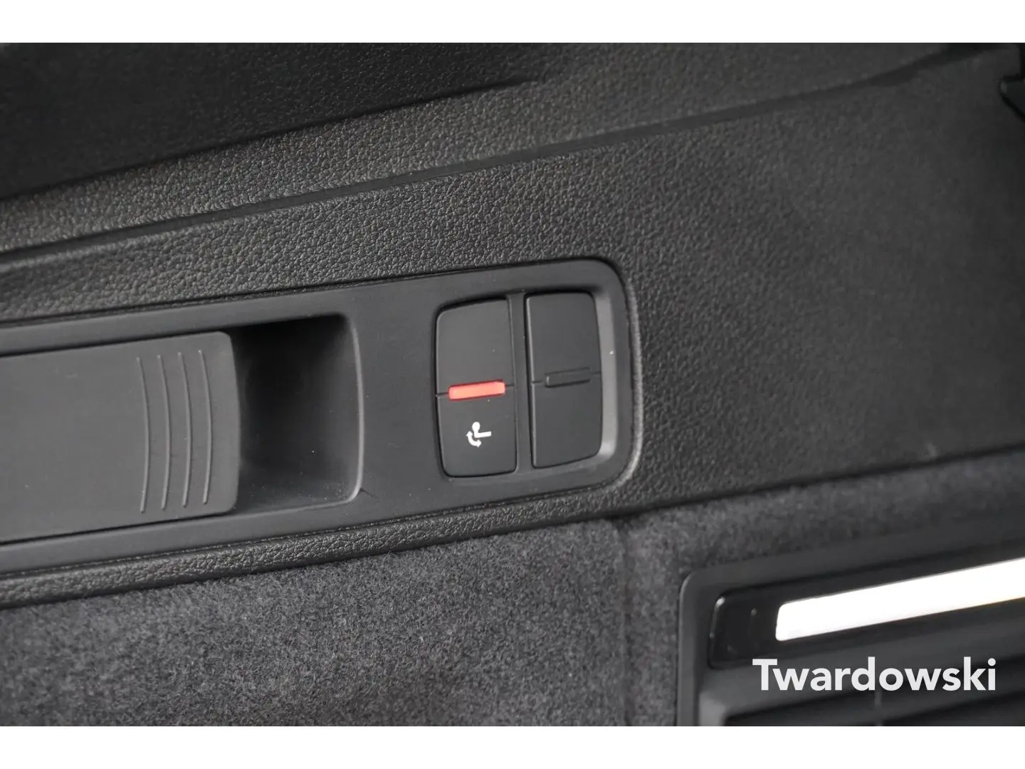 Q5 Sportback S line Pano AHK ACC Kamera Raute So