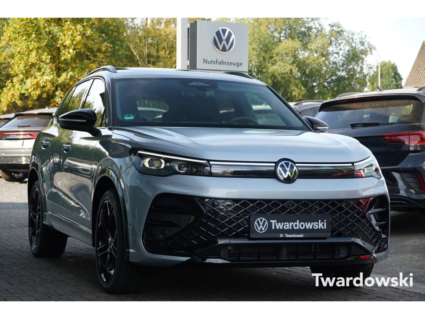 Tiguan 1.5 eTSI R-Line AHK 360  Pano ACC Matrix