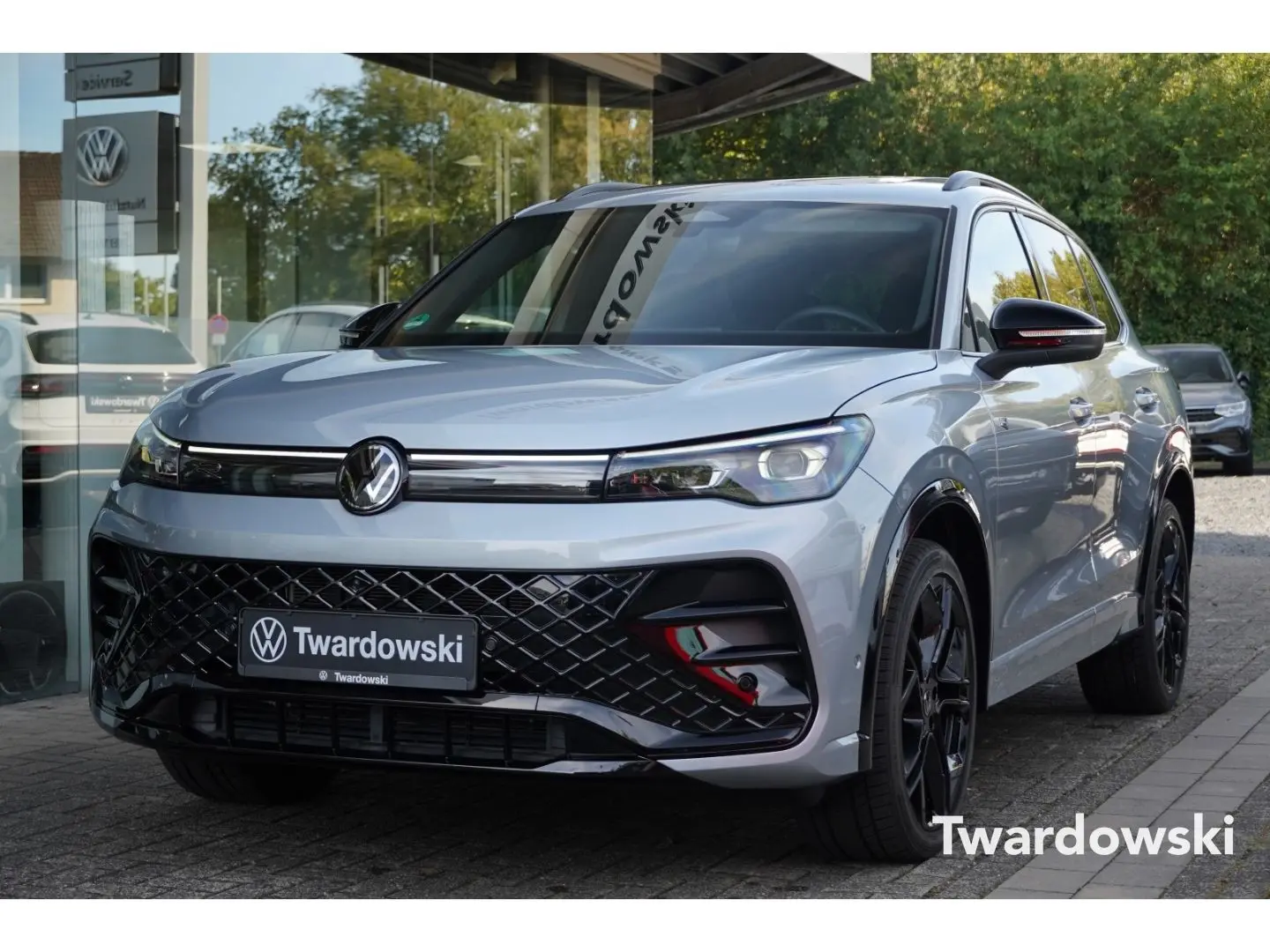 Tiguan 1.5 eTSI R-Line AHK 360  Pano ACC Matrix