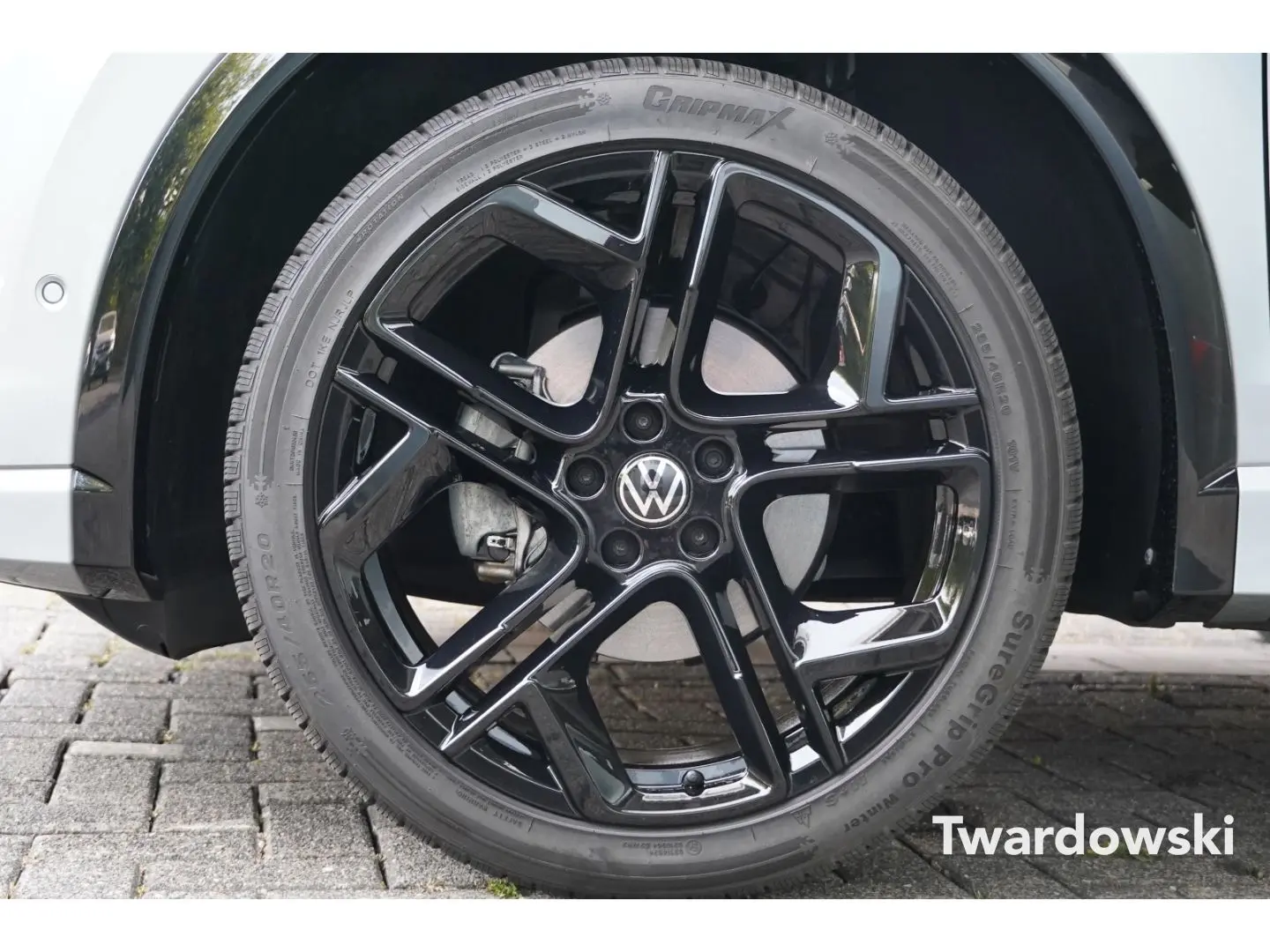 Tiguan 1.5 eTSI R-Line AHK 360  Pano ACC Matrix