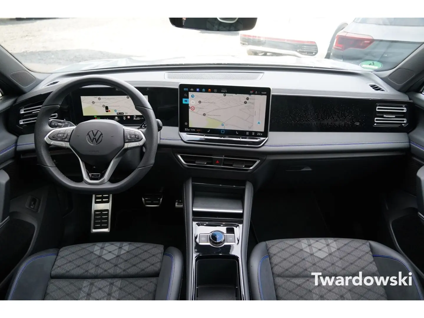 Tiguan 1.5 eTSI R-Line AHK 360  Pano ACC Matrix