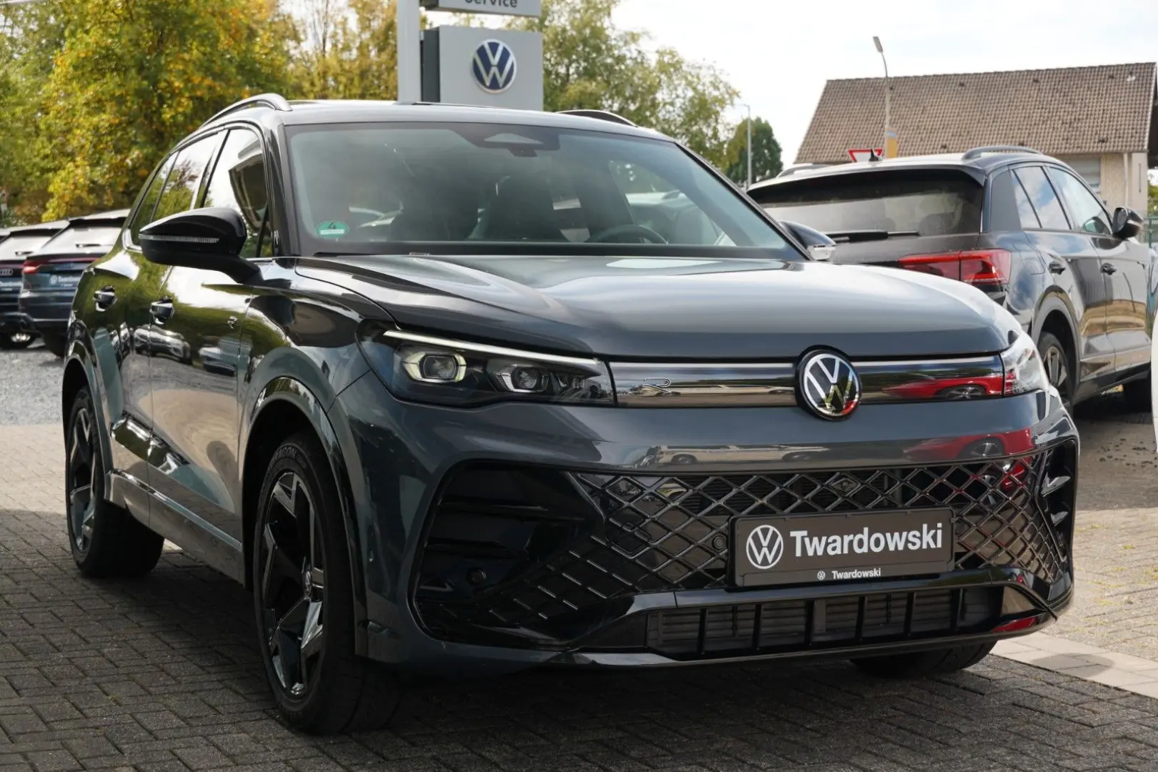 Tiguan 1.5 eTSI R-Line Matrix Black 360  Massage