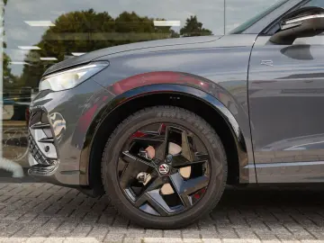 Tiguan 1.5 eTSI R-Line Matrix Black 360  Massage
