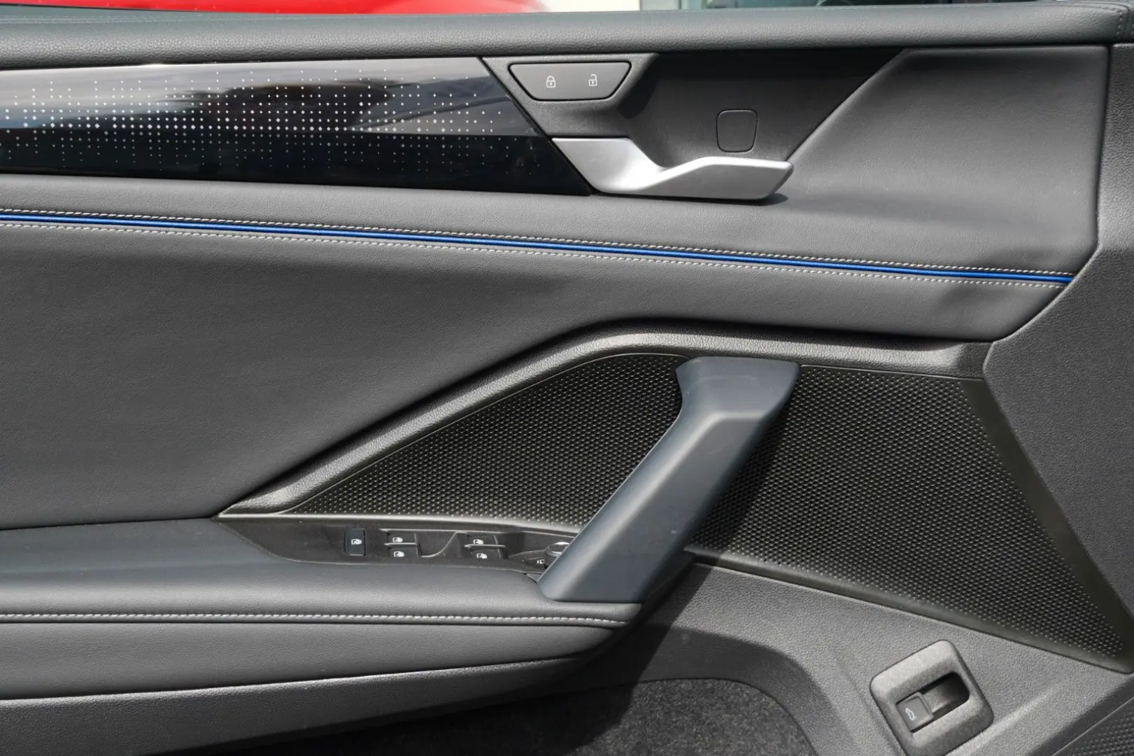 Tiguan 1.5 eTSI R-Line Matrix Black 360  Massage