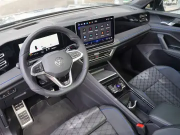 Tiguan 1.5 eTSI R-Line Matrix Black 360  Massage