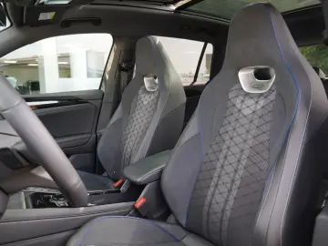 Tiguan 1.5 eTSI R-Line Matrix Black 360  Massage