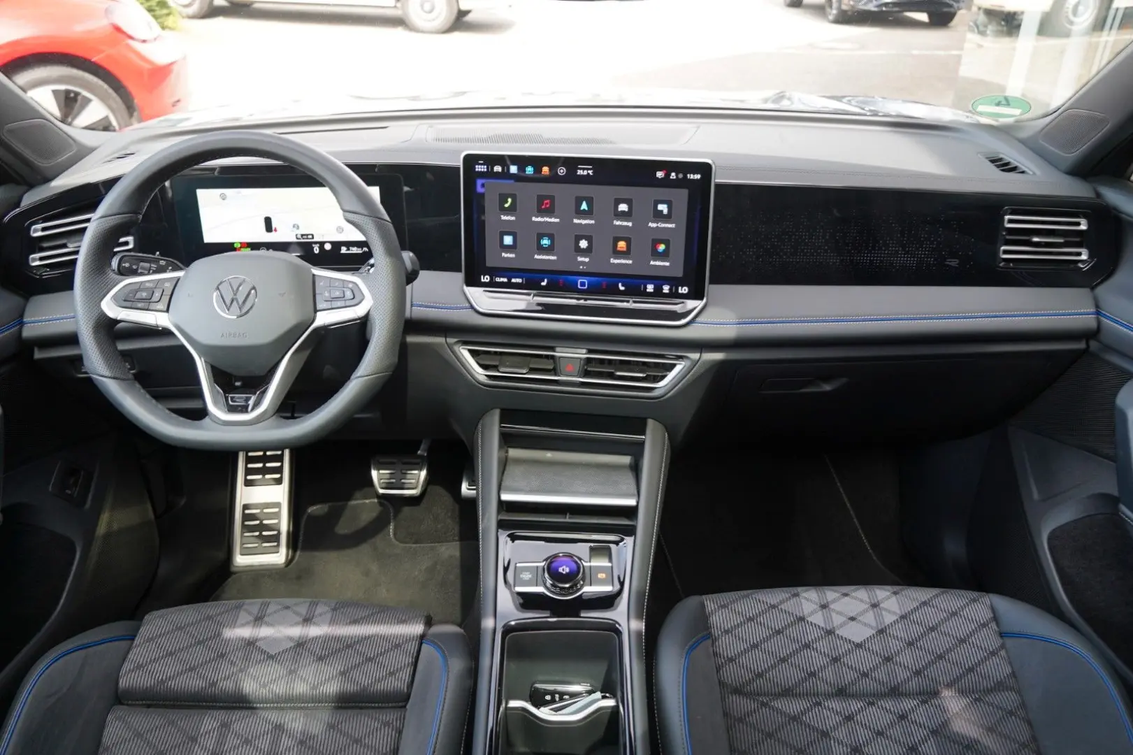 Tiguan 1.5 eTSI R-Line Matrix Black 360  Massage