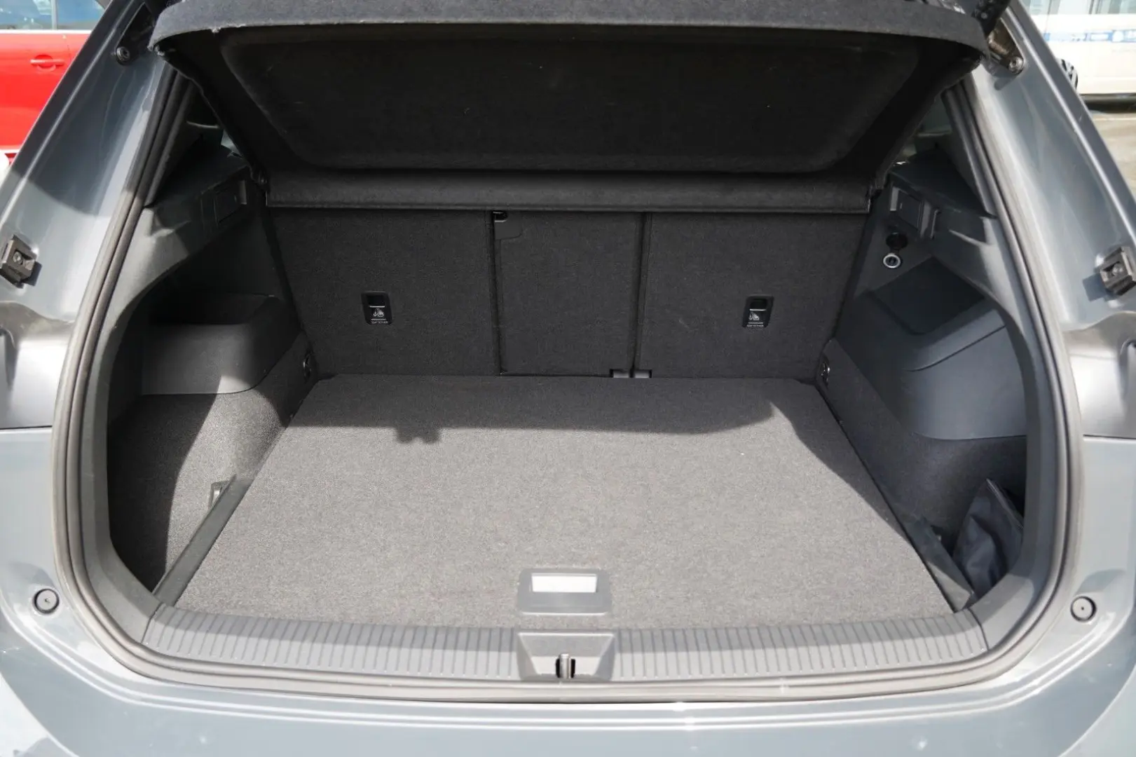 Tiguan 1.5 eTSI R-Line Matrix Black 360  Massage