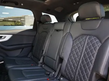 Q7 S line HUD Soft Pano Raute 360  7-Sitze B&O