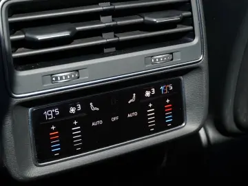 Q7 S line HUD Soft Pano Raute 360  7-Sitze B&O