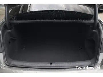 A4 40 TDI S-Line Business B&O Massage AHK HUD