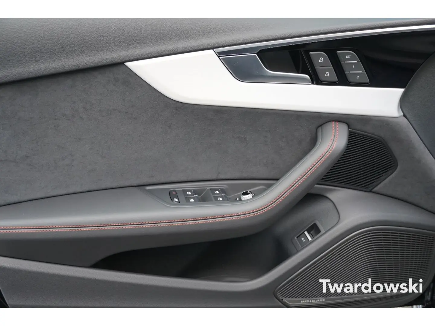 A4 40 TDI S-Line Business B&O Massage AHK HUD