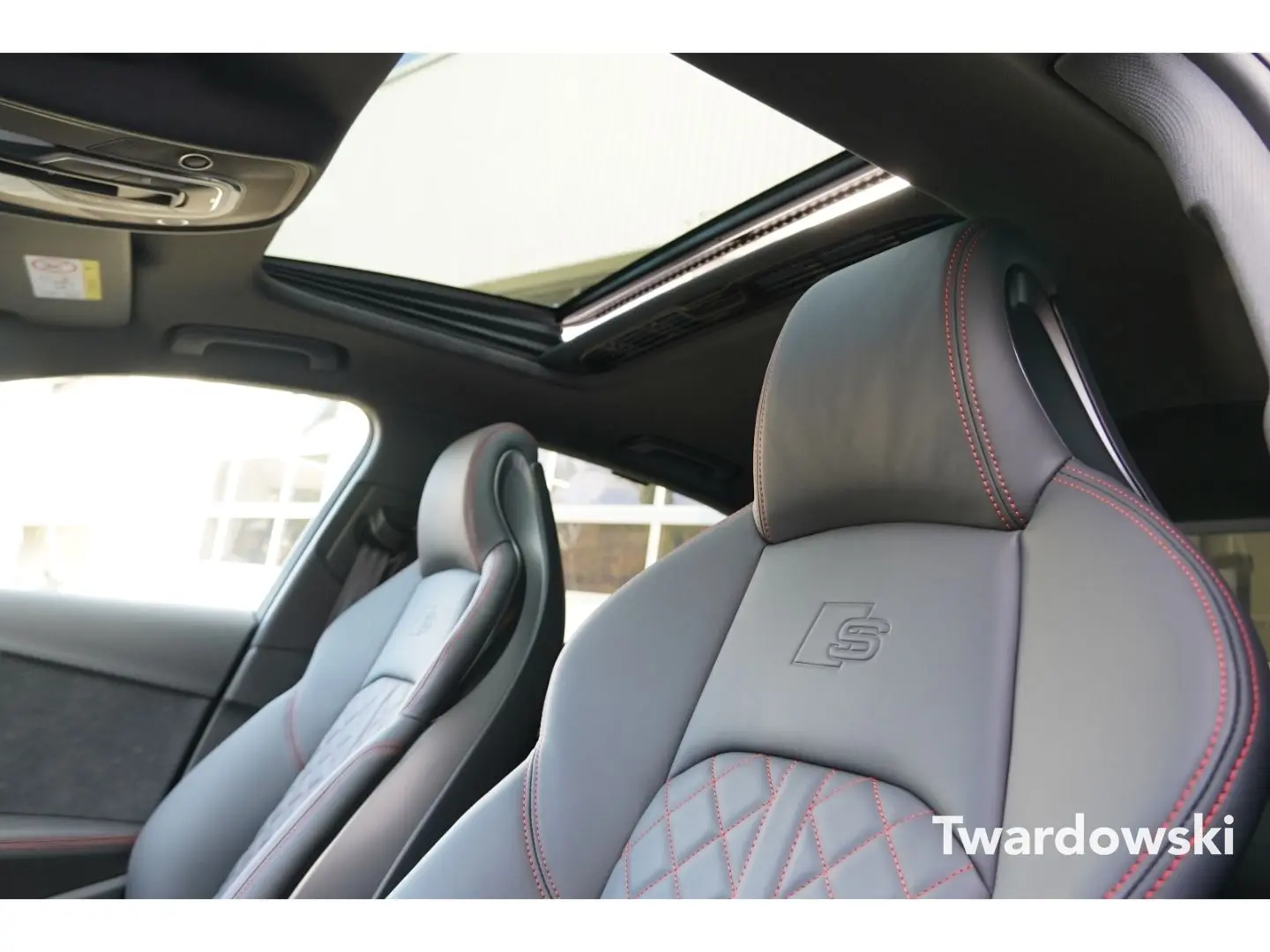 A4 40 TDI S-Line Business B&O Massage AHK HUD