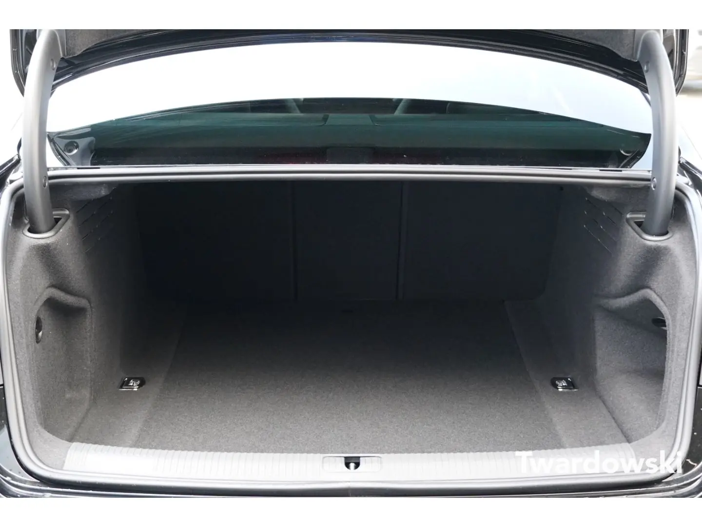 A4 40 TDI S-Line Business B&O Massage AHK HUD