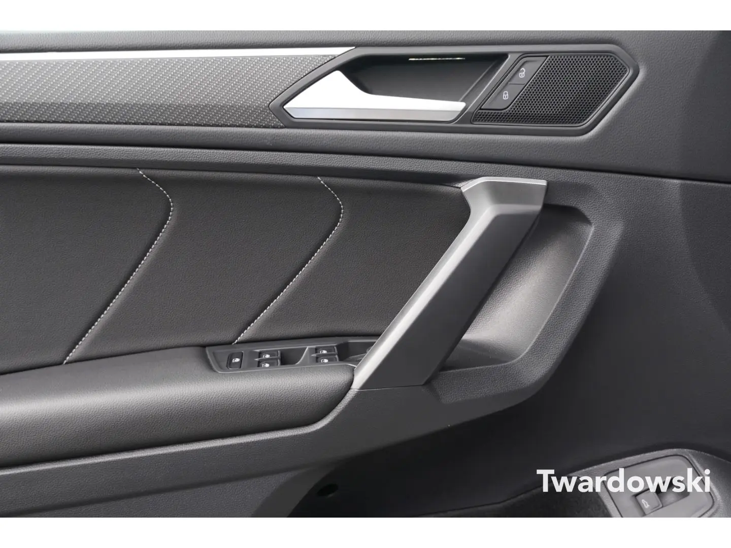 Tiguan Allspace R-Line 4Motion  7-Sitze AHK Pano