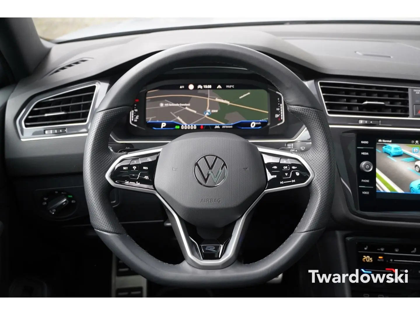 Tiguan Allspace R-Line 4Motion  7-Sitze AHK Pano