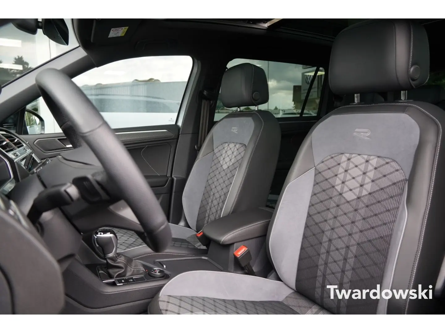 Tiguan Allspace R-Line 4Motion  7-Sitze AHK Pano