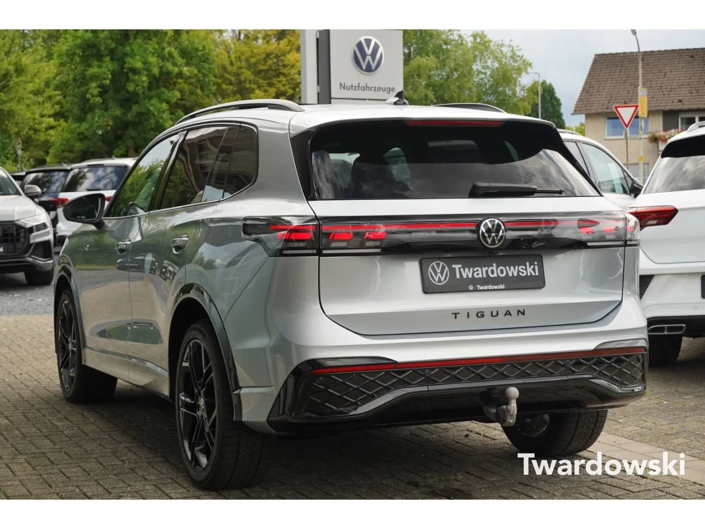 Tiguan Matrix Black PANO AHK Massage Discover So