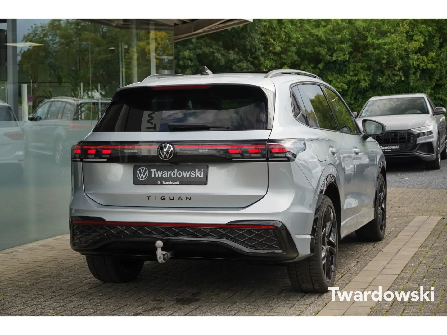 Tiguan Matrix Black PANO AHK Massage Discover So