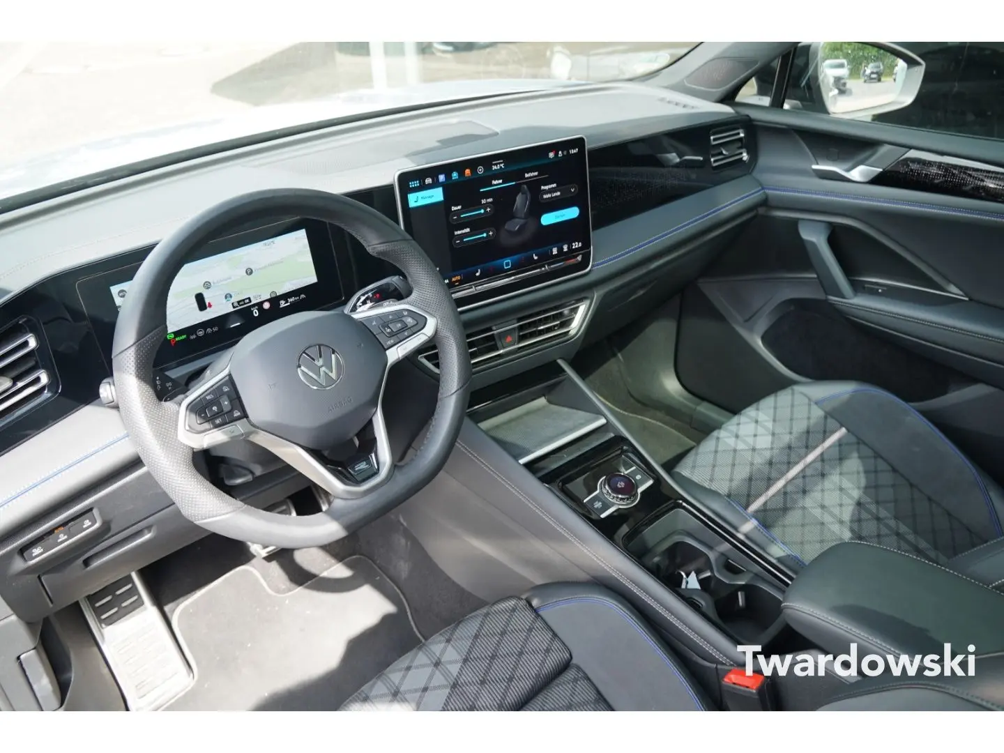 Tiguan Matrix Black PANO AHK Massage Discover So