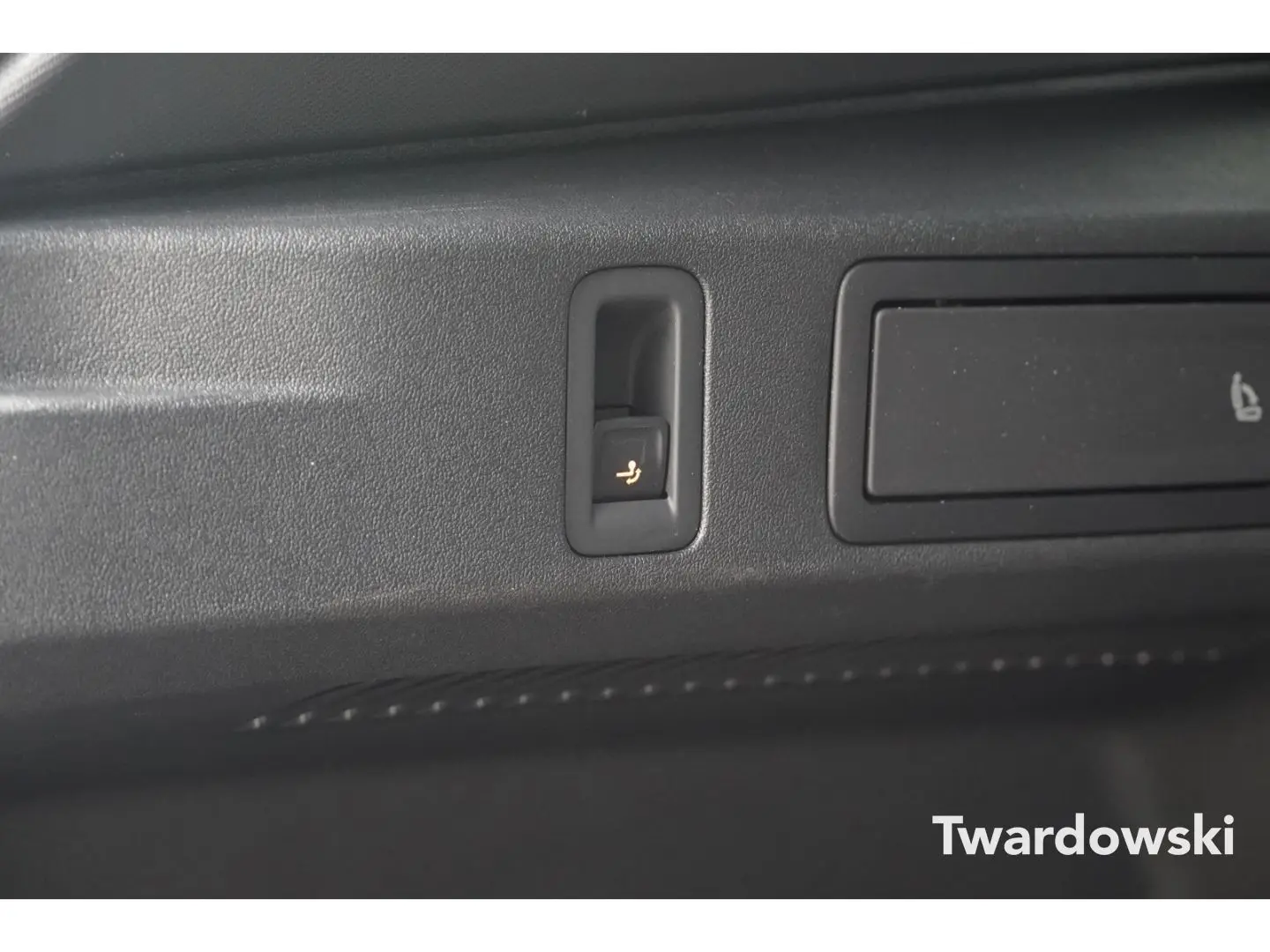 Tiguan Matrix Black PANO AHK Massage Discover So