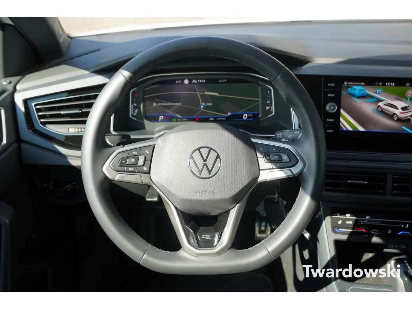 Taigo R-Line AHK ACC Navi Kamera 18'' Black Styl