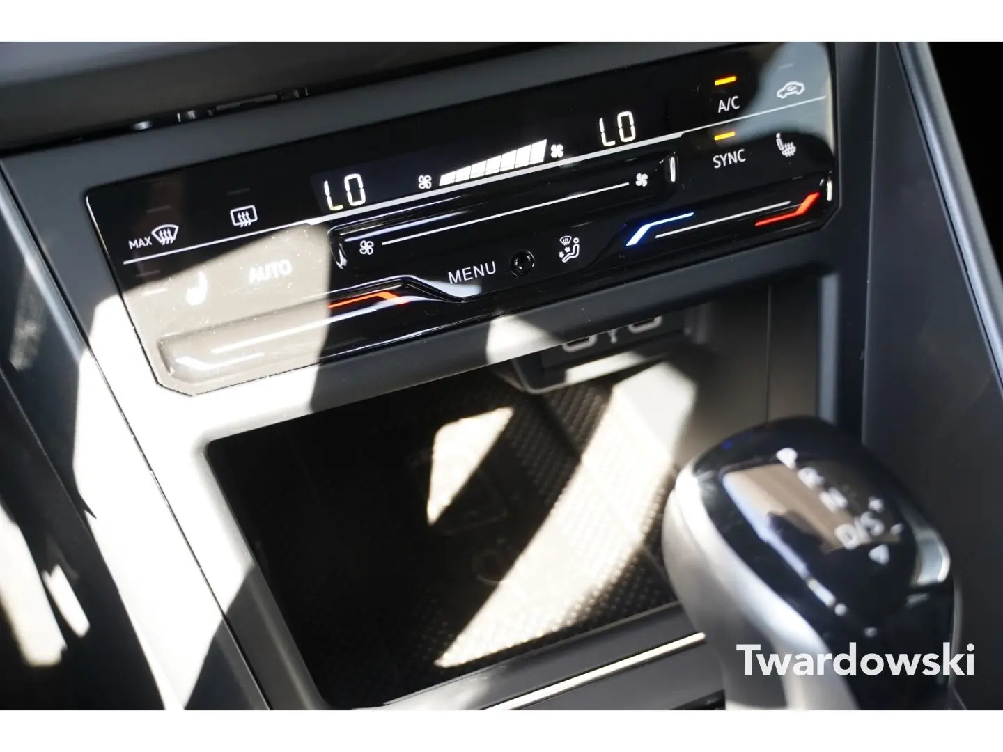 Taigo R-Line AHK ACC Navi Kamera 18'' Black Styl