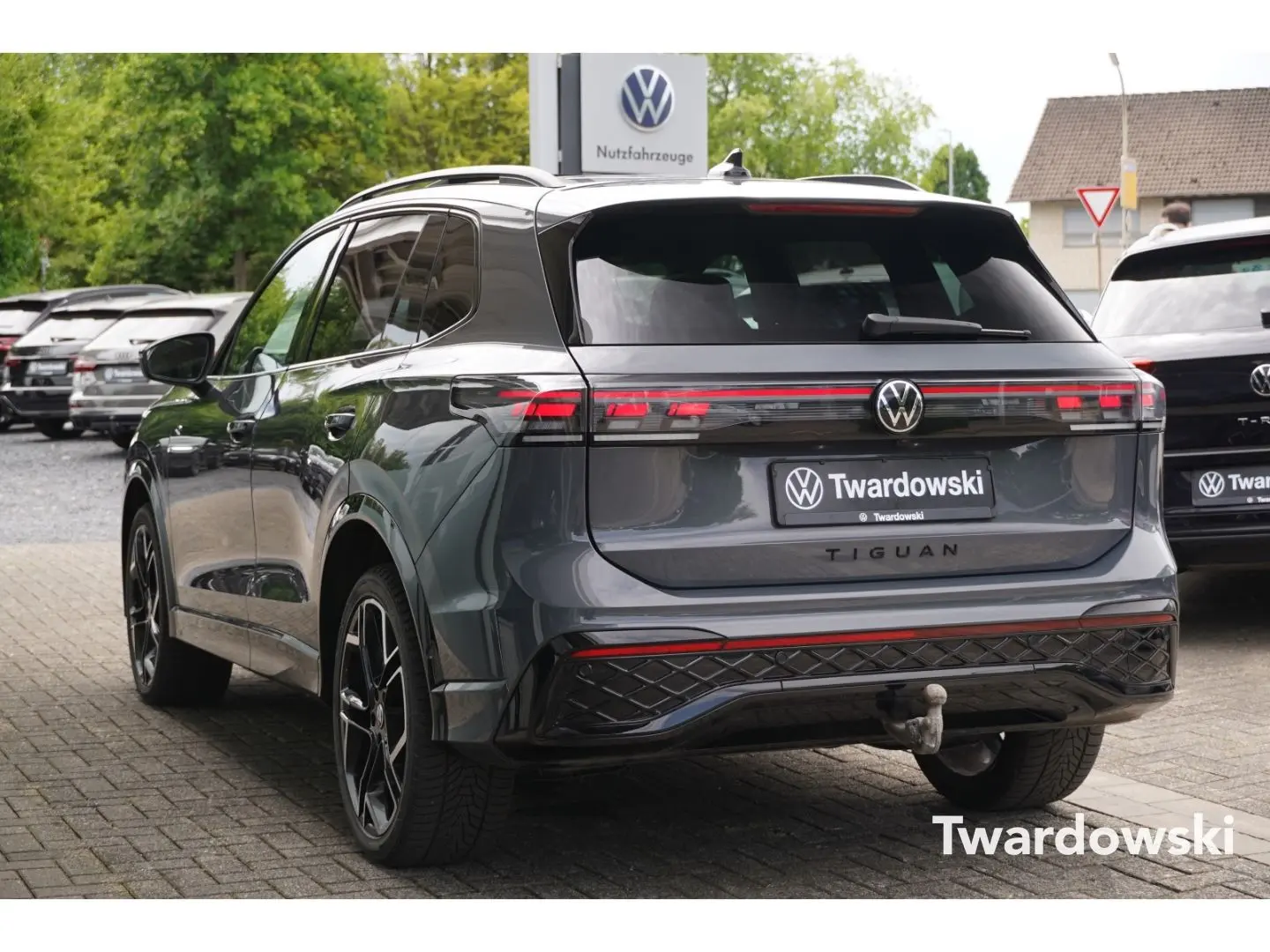 Tiguan 4Motion R-Line Memo AHK Pano Sofort Verfü