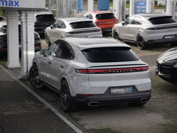 E-Hybrid Coupé ACC-LUFTF-PANO-HD-AHK-HUD-BOSE-RS