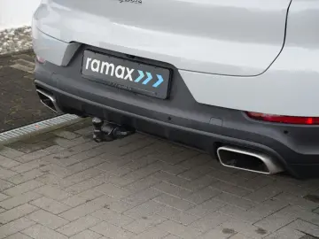 E-Hybrid Coupé ACC-LUFTF-PANO-HD-AHK-HUD-BOSE-RS