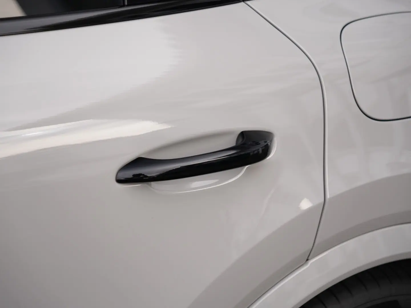 E-Hybrid Coupé ACC-LUFTF-PANO-HD-AHK-HUD-BOSE-RS