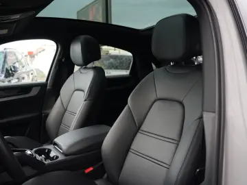 E-Hybrid Coupé ACC-LUFTF-PANO-HD-AHK-HUD-BOSE-RS