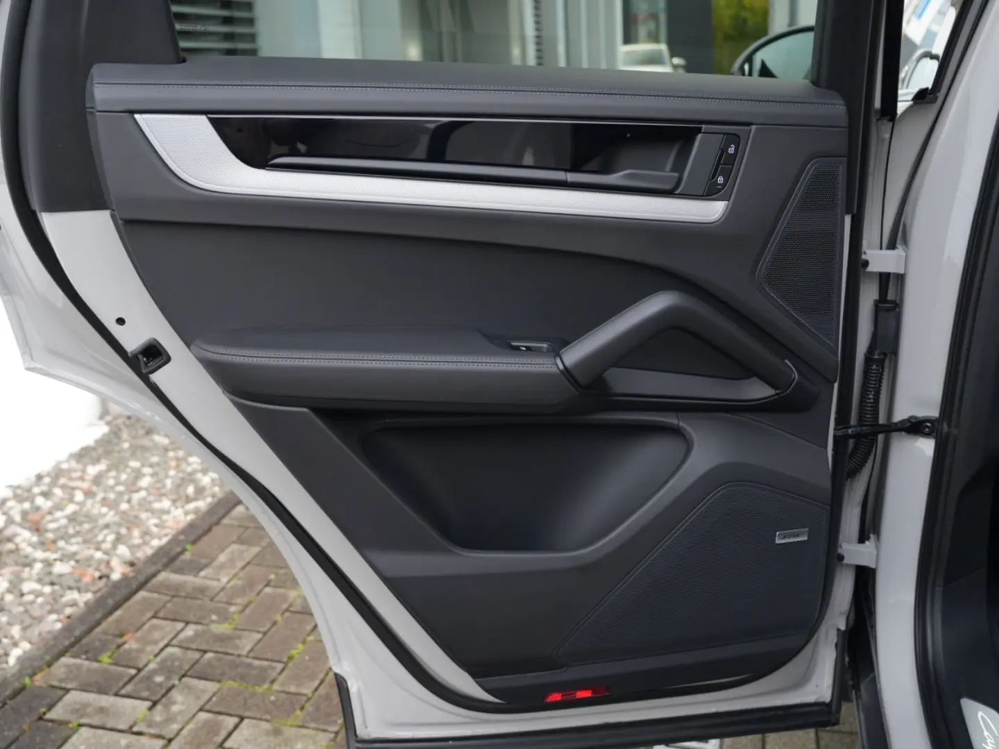 E-Hybrid Coupé ACC-LUFTF-PANO-HD-AHK-HUD-BOSE-RS