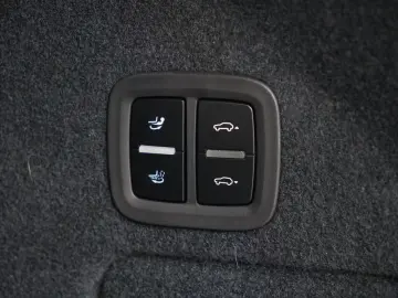 E-Hybrid Coupé ACC-LUFTF-PANO-HD-AHK-HUD-BOSE-RS