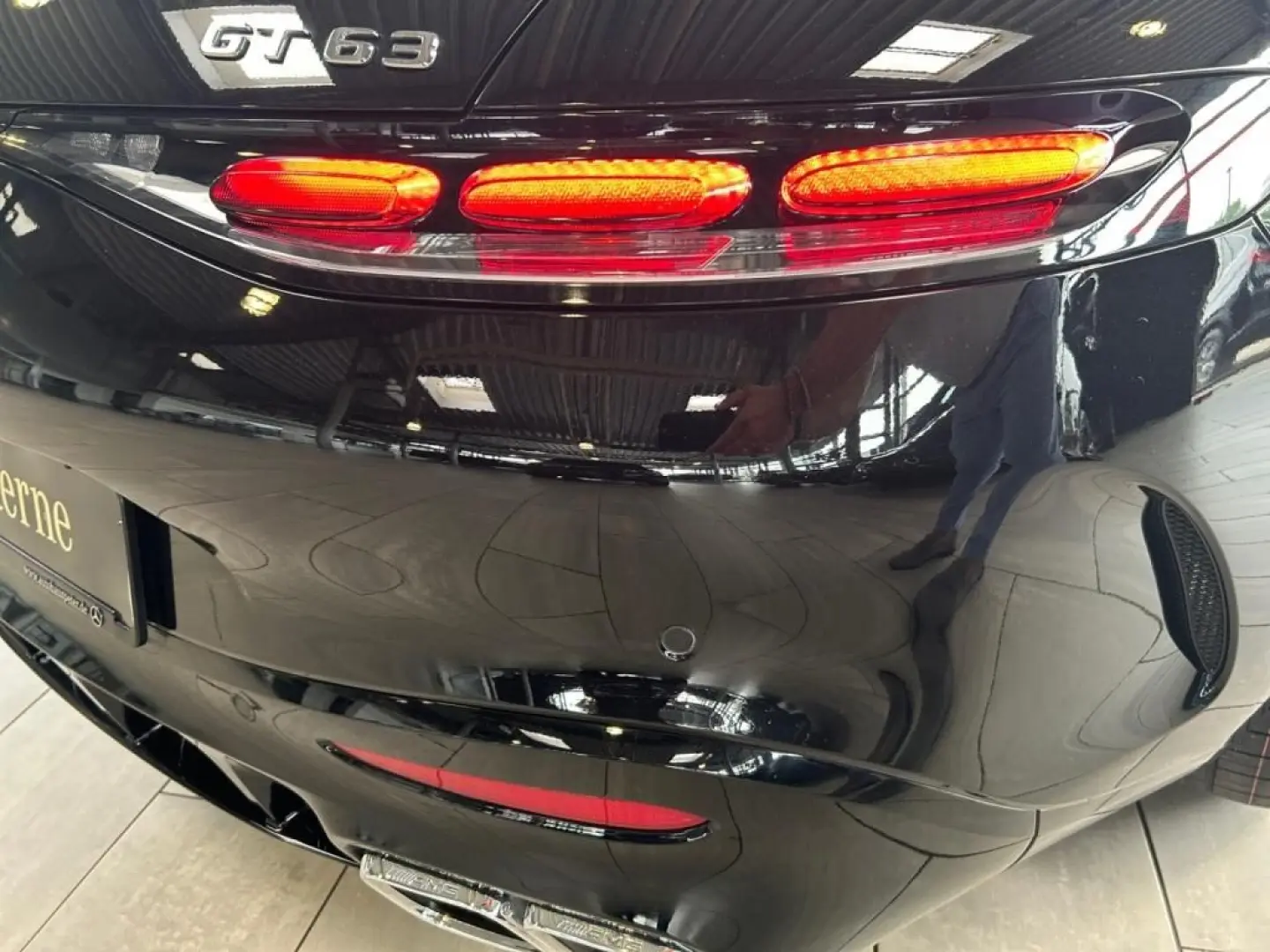 AMG GT 63 4M  AMG 20'' Digital Burmester