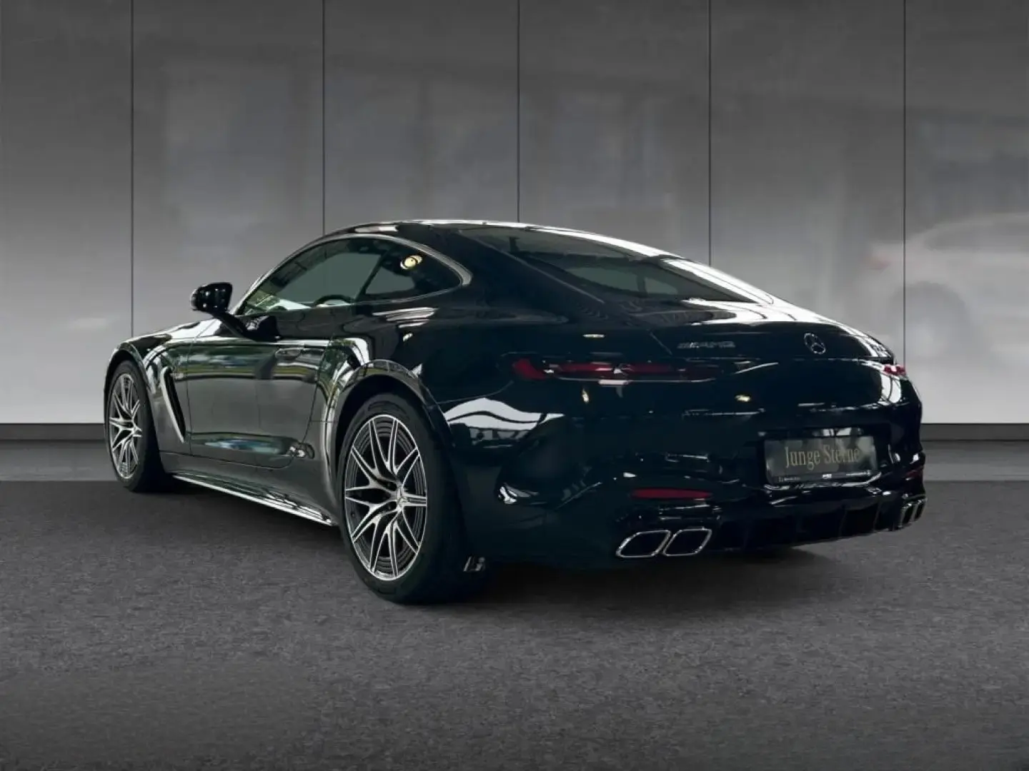 AMG GT 63 4M  AMG 20'' Digital Burmester