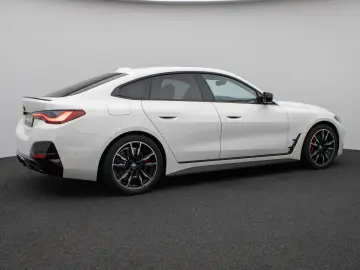 M440i xD Gran Coupé Glasdach Kamera HUD DAB H K