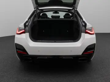 M440i xD Gran Coupé Glasdach Kamera HUD DAB H K