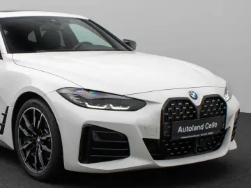 M440i xD Gran Coupé Glasdach Kamera HUD DAB H K
