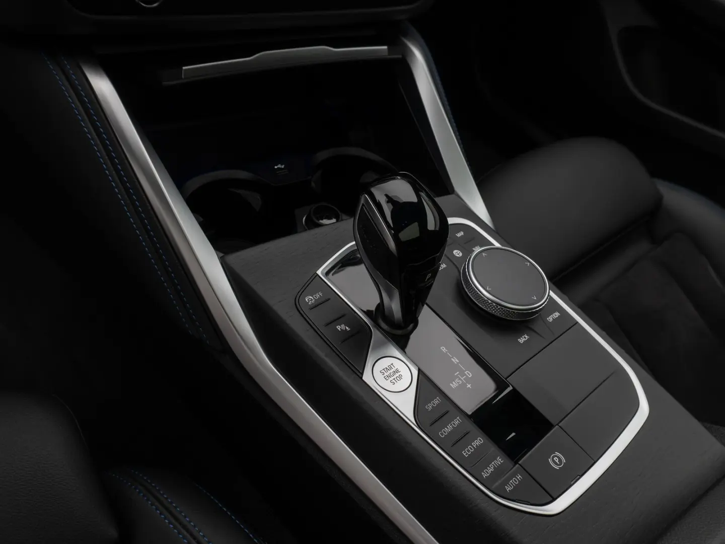 M440i xD Gran Coupé Glasdach Kamera HUD DAB H K