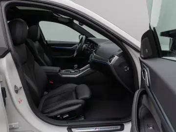 M440i xD Gran Coupé Glasdach Kamera HUD DAB H K