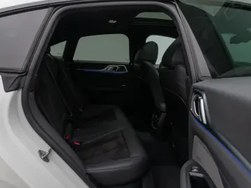 M440i xD Gran Coupé Glasdach Kamera HUD DAB H K