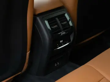 X4 xD30d Kamera DAB CockPitPlus AHK Sport LED