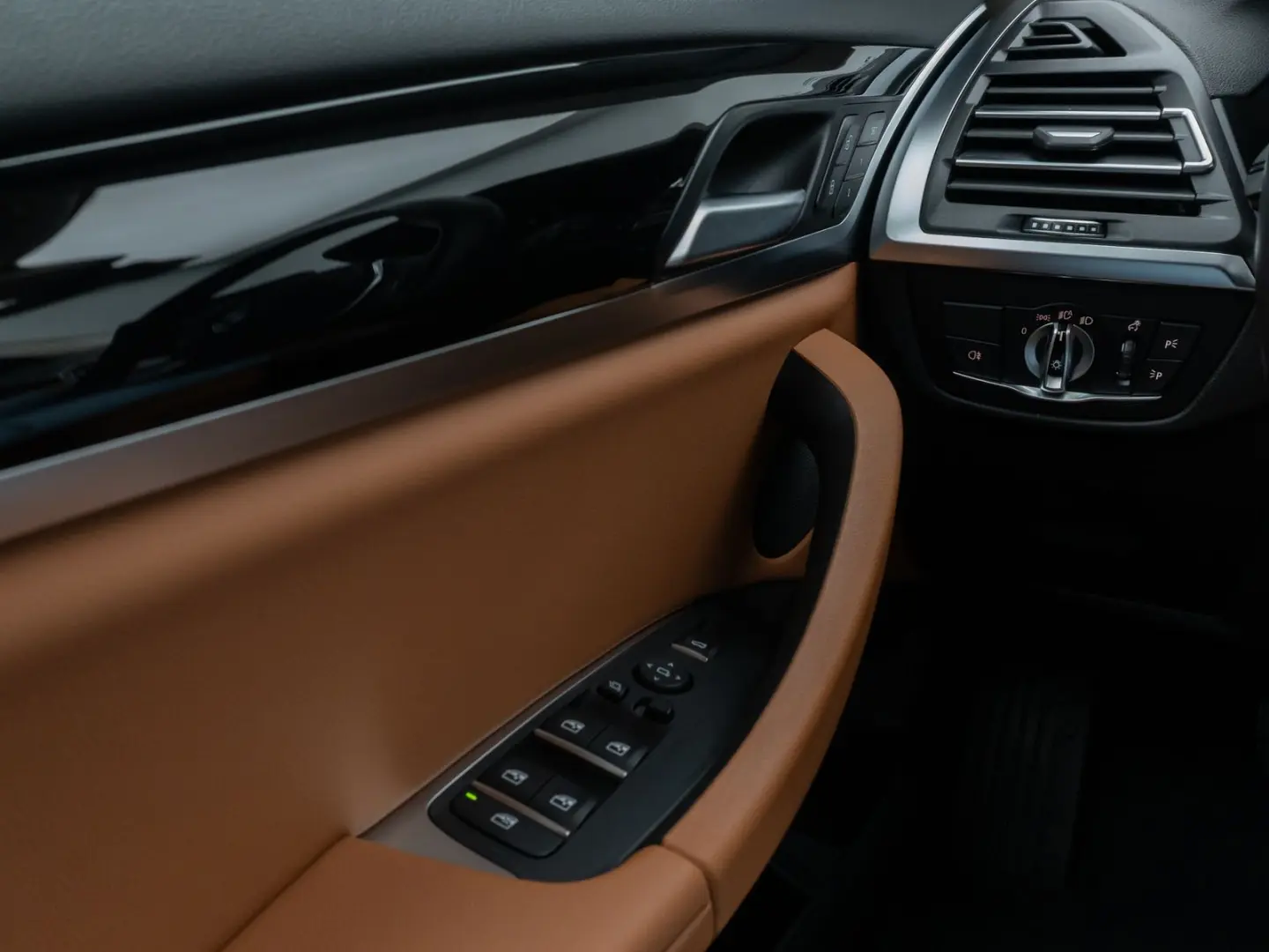 X4 xD30d Kamera DAB CockPitPlus AHK Sport LED